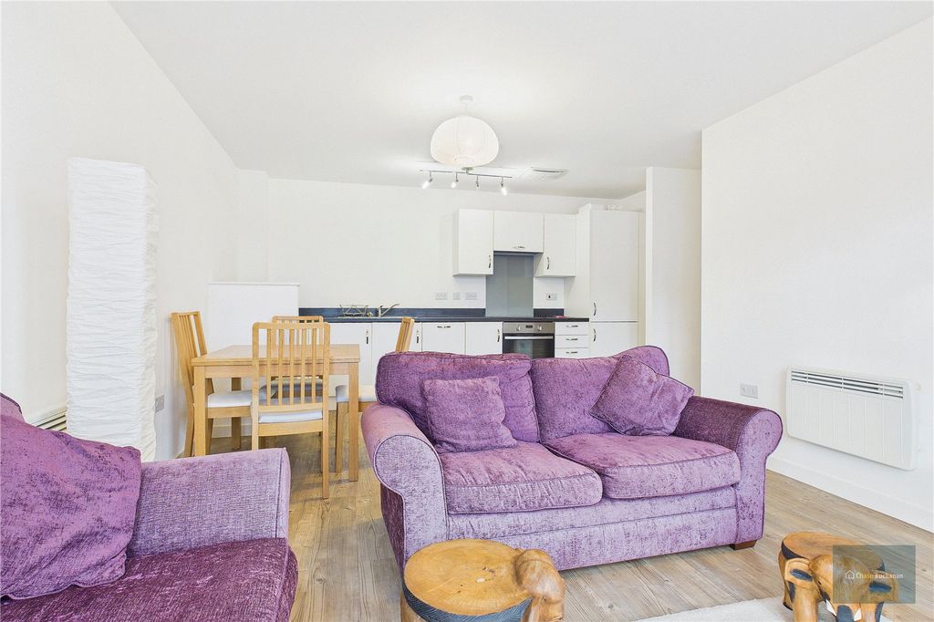 Property photo 2 of 13 Picture No. 12