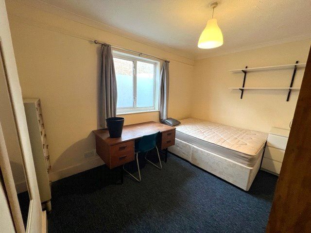 Property photo 2 of 12 Bedroom