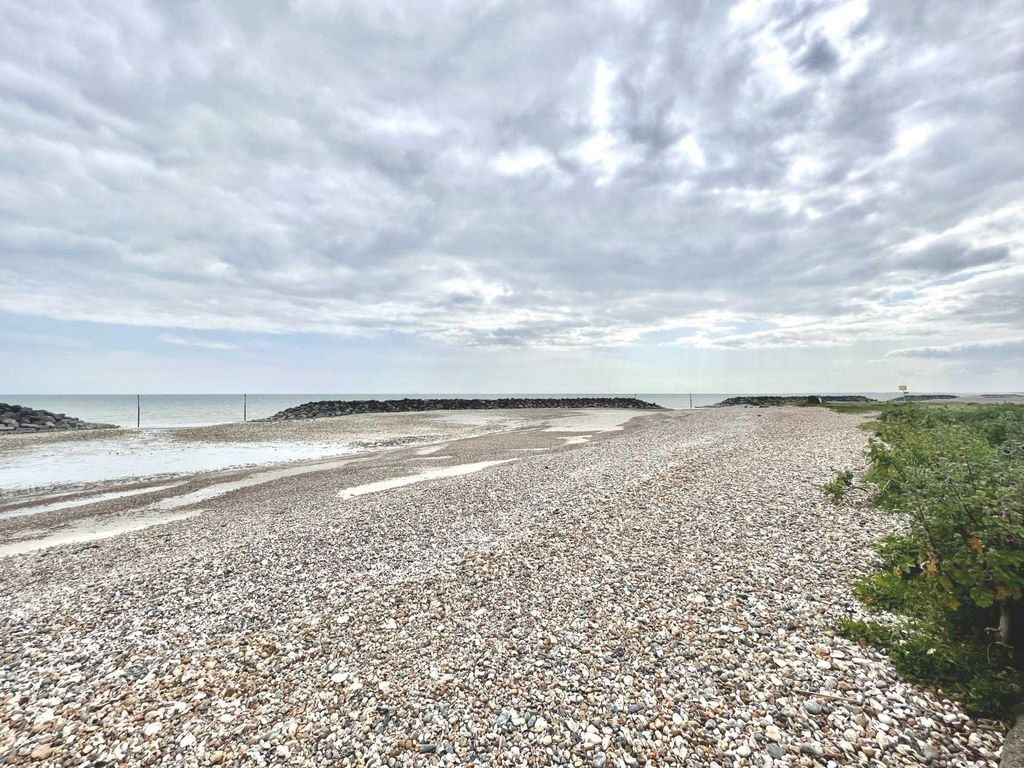 Property photo 3 of 27