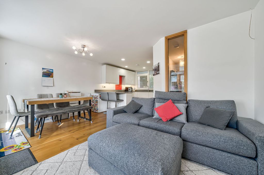 Property photo 2 of 30 Floorplan