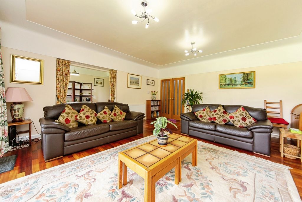 Property photo 2 of 15 Pbox-Img.Jpg