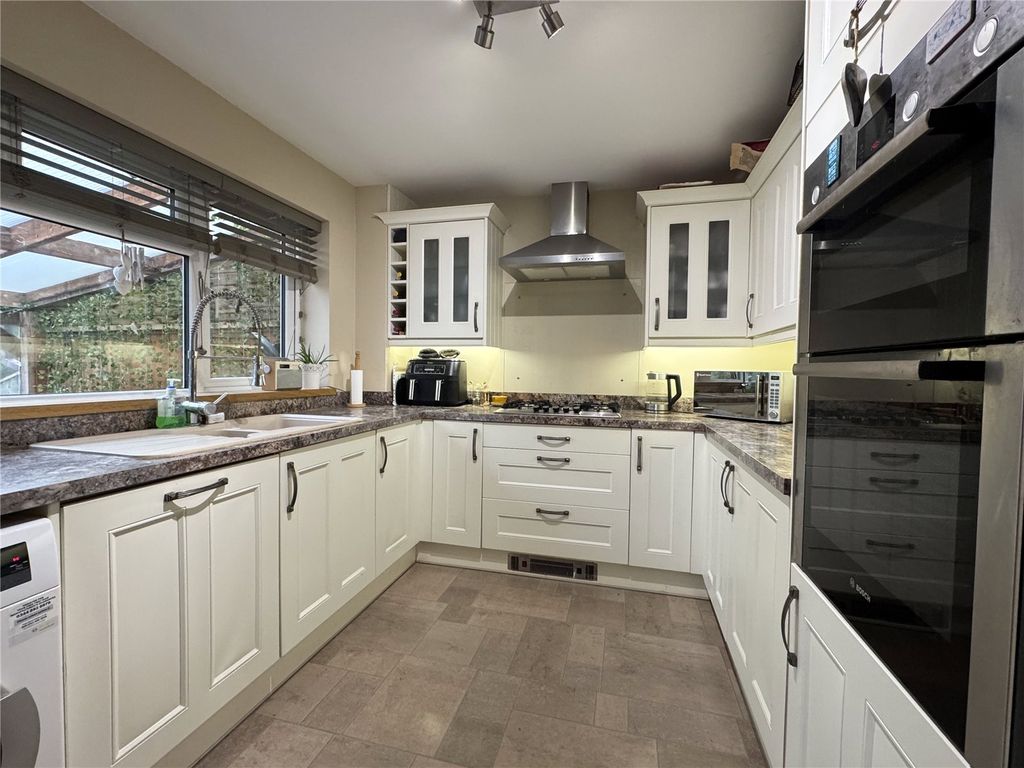 Property photo 2 of 12 Picture No. 06