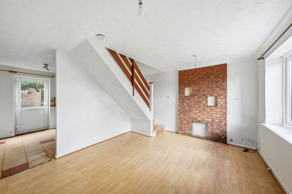 Property photo 3 of 12