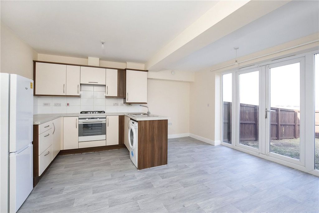 Property photo 2 of 18 Picture No. 04