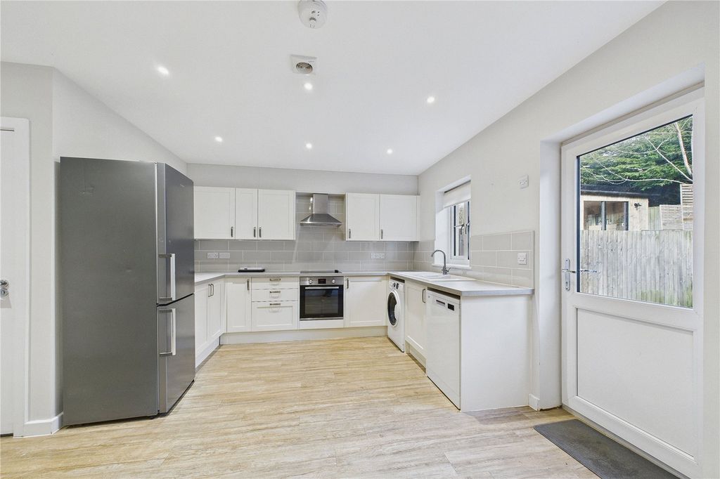 Property photo 2 of 13 Picture No. 21