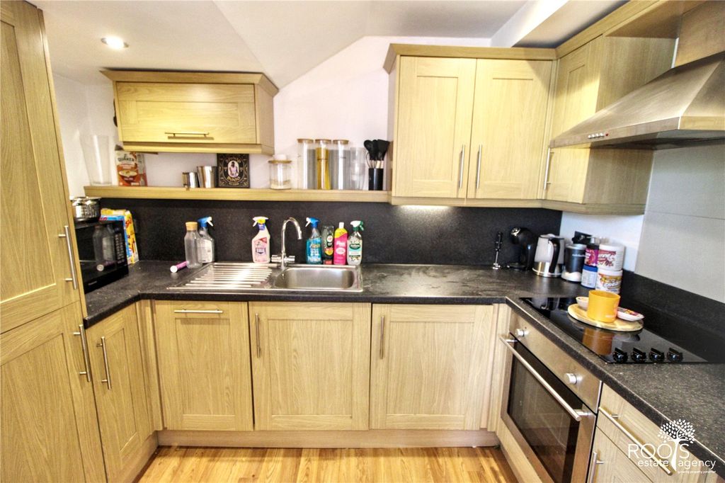 Property photo 3 of 5 Kitchen