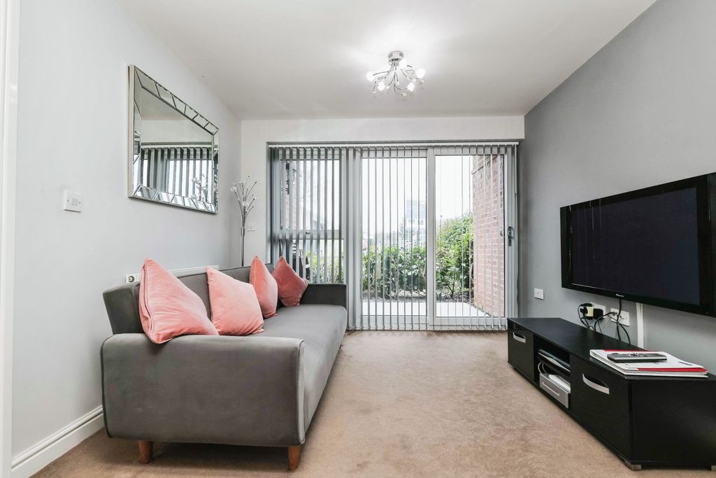 Property photo 2 of 17 Photography