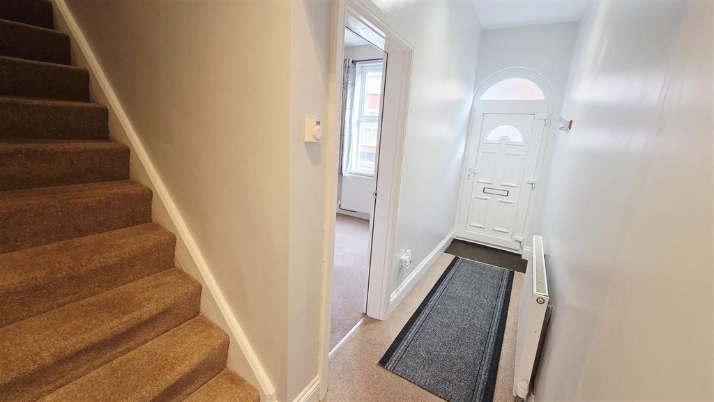 Property photo 3 of 24 Entrance Hallway