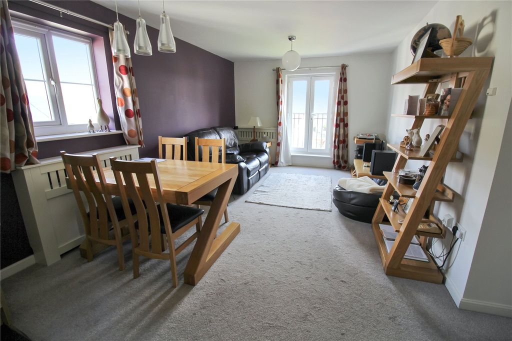 Property photo 3 of 11 Picture No. 12
