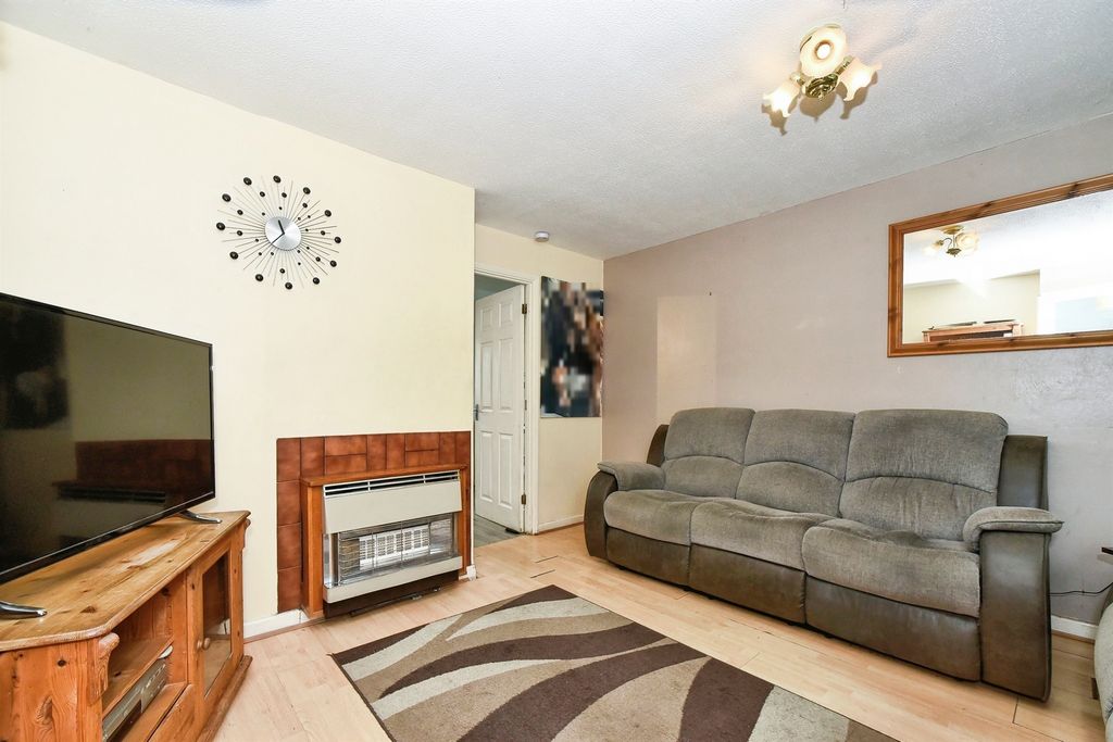 Property photo 3 of 15