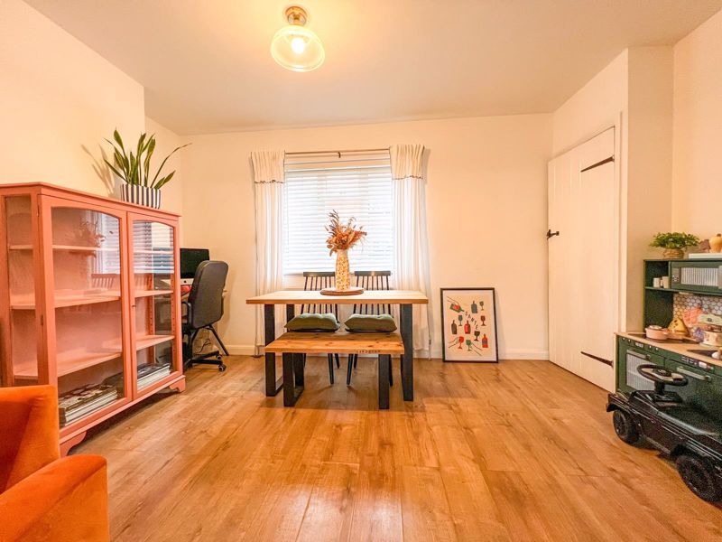 Property photo 3 of 8 Photo 9