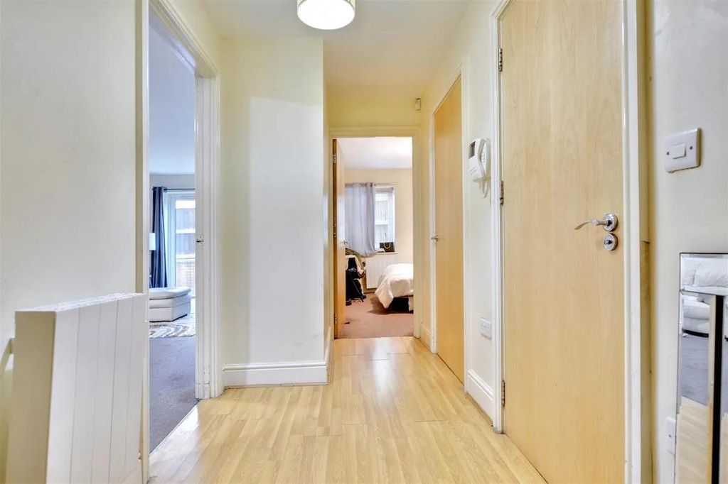 Property photo 3 of 12 Eebf41121c0E005299d83278De58Fc7A8261B816.Jpg