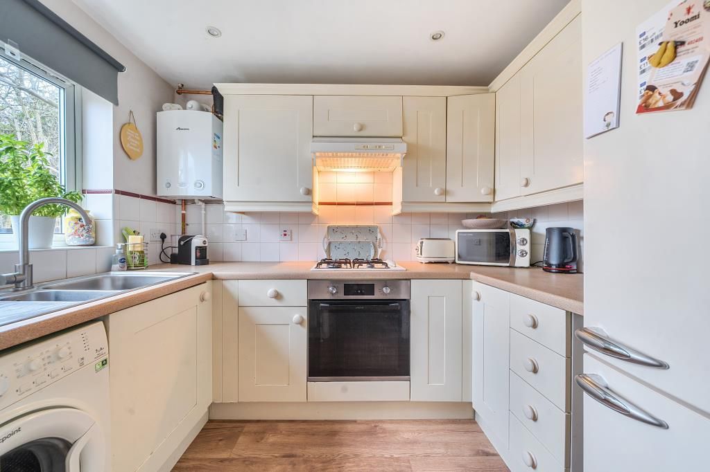 Property photo 2 of 19 Kitchen