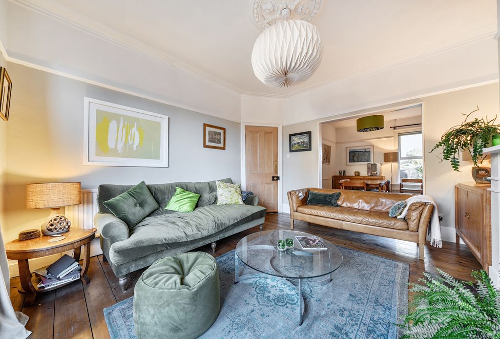 Property photo 2 of 20 Sitting Room