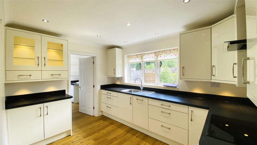 Property photo 2 of 20 Kitchen