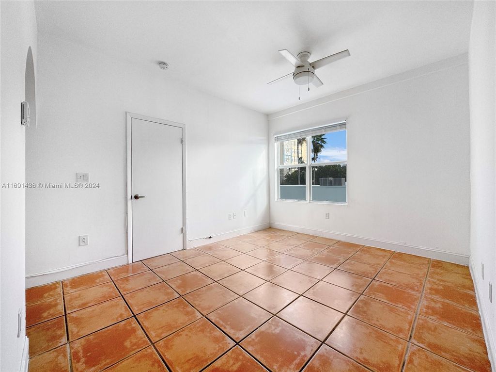 Property photo 2 of 17 <Alttext/>