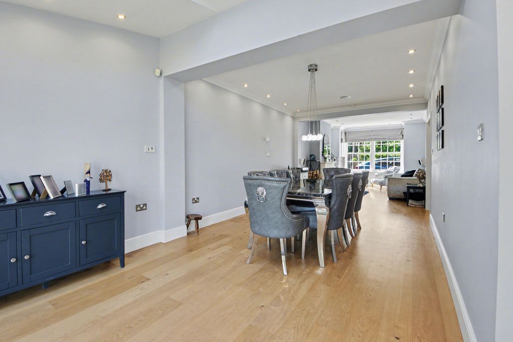 Additional image 7 of 4 bed detached house for salePortsmouth Road, Southampton SO19