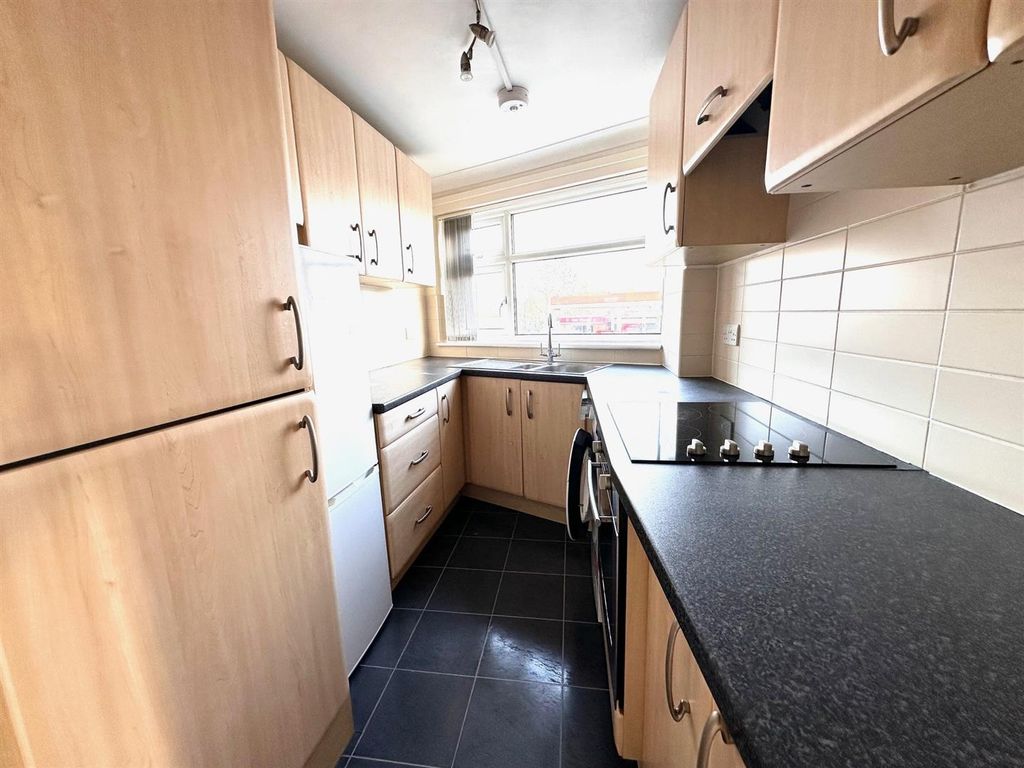 Property photo 3 of 11 Kitche.Jpg