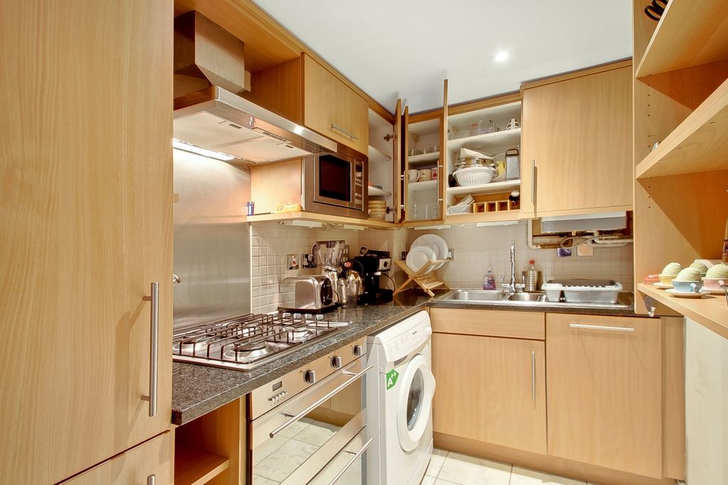 Property photo 2 of 10 Kichen 1