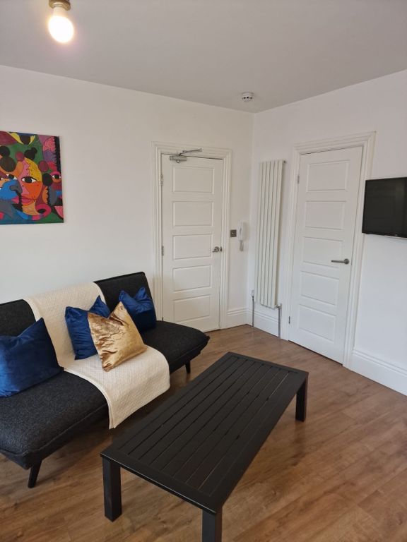 Property photo 1 of 17 Photo 0