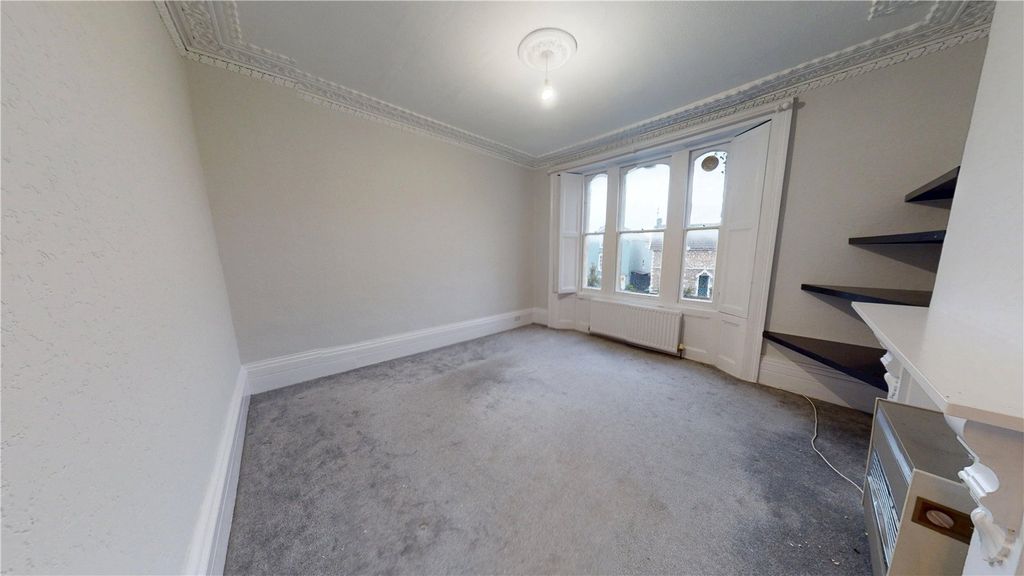 Property photo 3 of 7 Picture No. 04