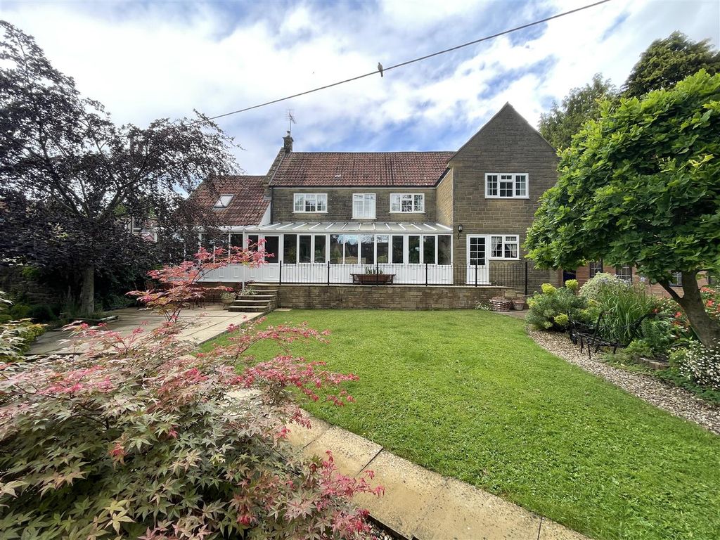 Property photo 3 of 25