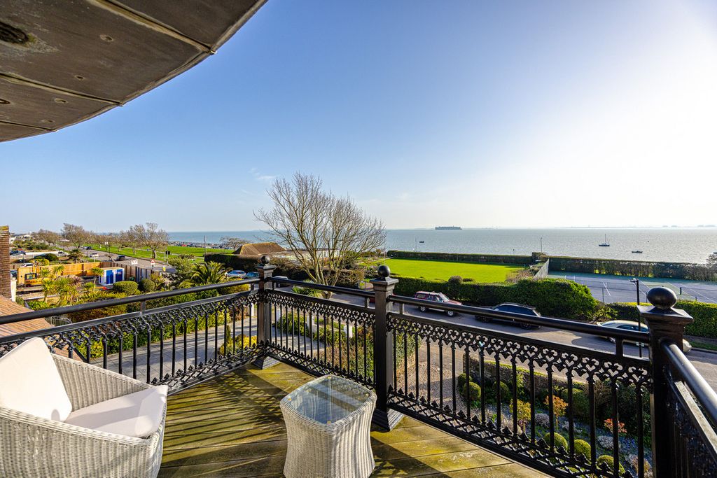 Property photo 3 of 50