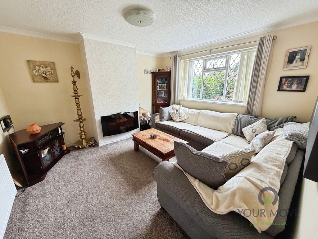 Property photo 2 of 12 Lounge