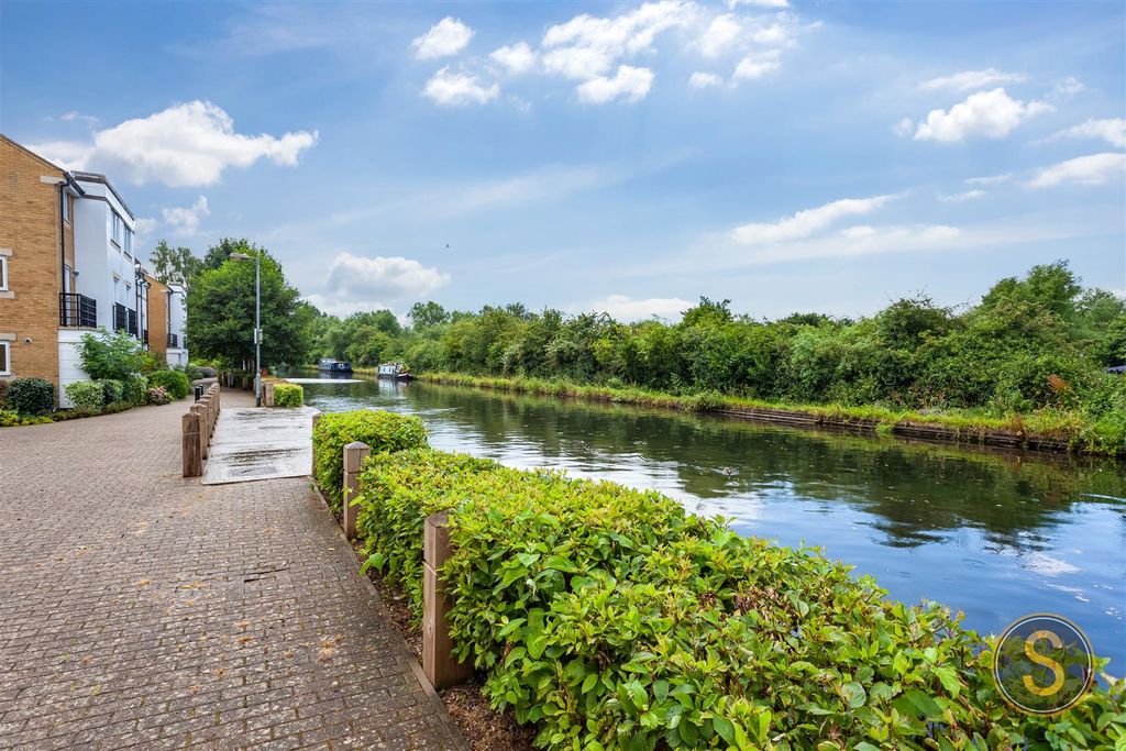 Property photo 2 of 20 Canal.Jpg