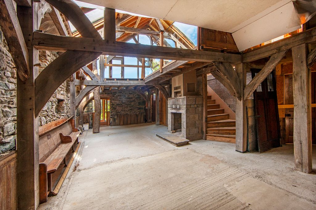 Property photo 2 of 39