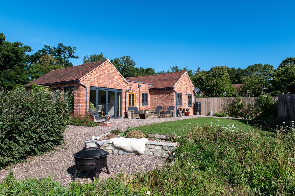 Property photo 3 of 25 Image