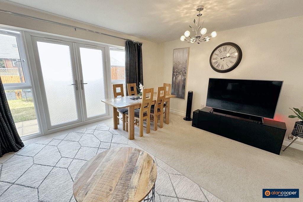 Property photo 3 of 15 4307625