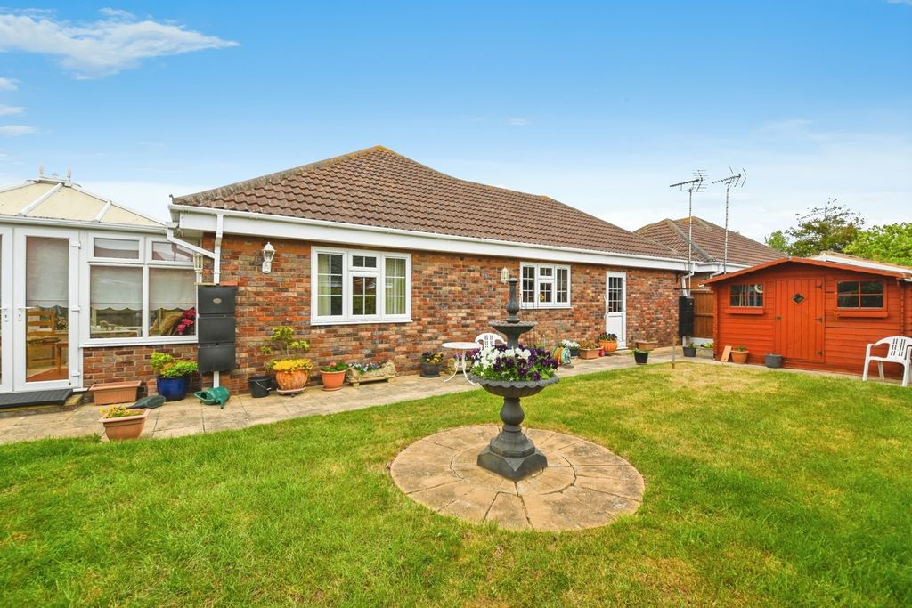Property photo 1 of 17 Garden