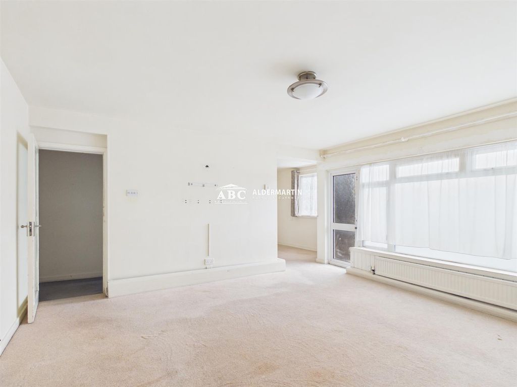 Property photo 2 of 16 Cam03827G0-Pr0164-Still002.Jpg