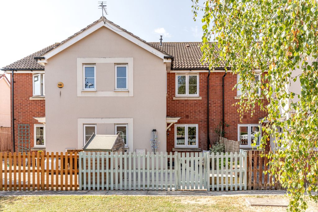Property photo 2 of 15 A7409798-15