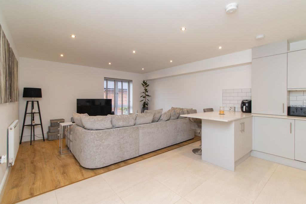 Property photo 2 of 11 Picture 2