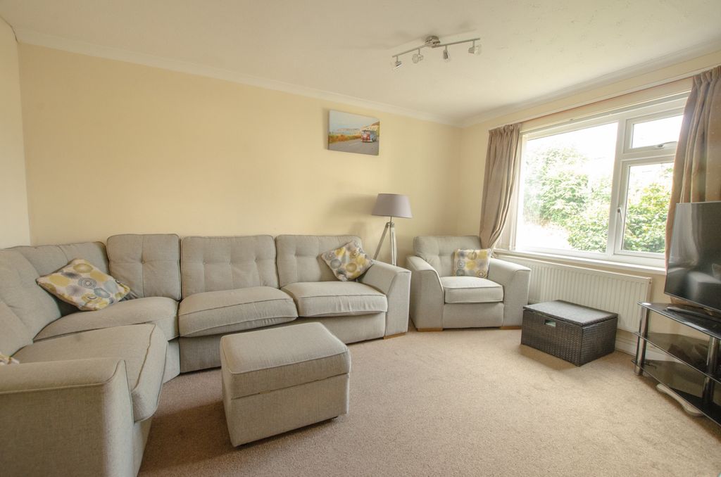 Property photo 3 of 12 25 Crinnicks Hill Tps Bodmin Branch 01208 74182 -0