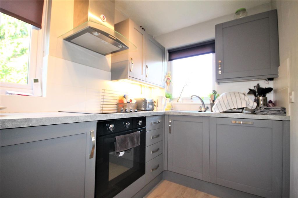 Property photo 2 of 7 Img_2451 - Kitchen.Jpg