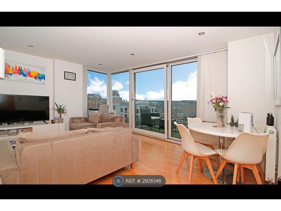 Property photo 1 of 12 Lounge