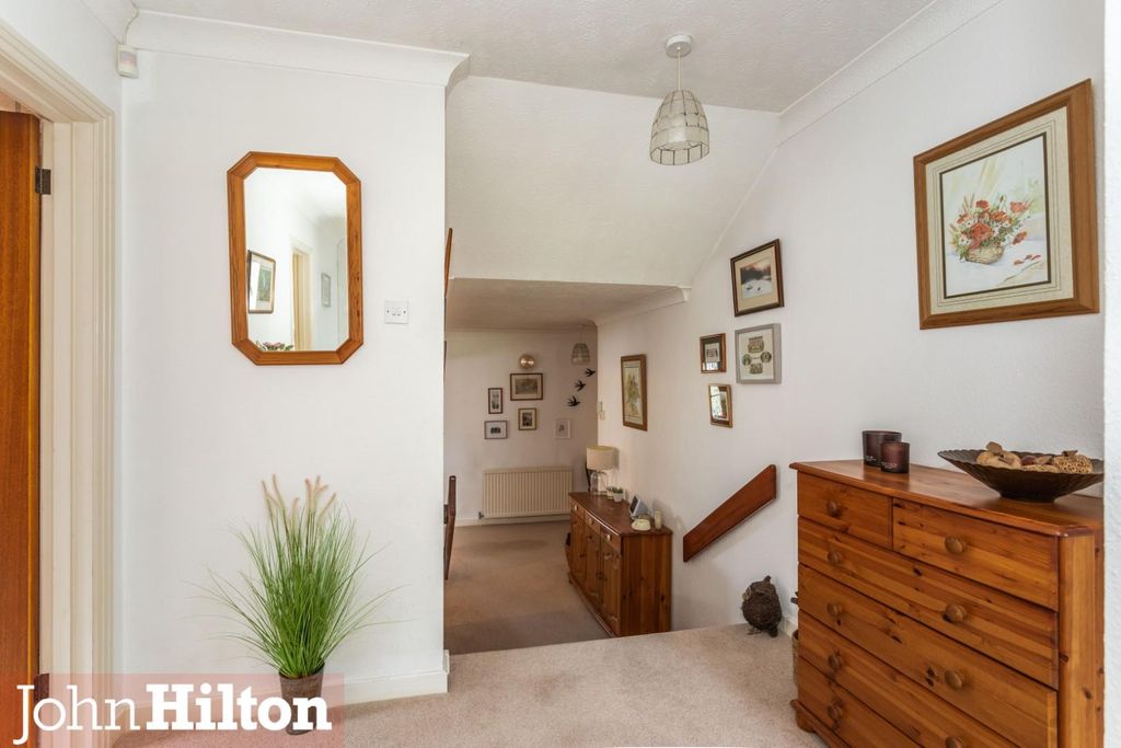 Property photo 3 of 21 Longhill Road-6.Jpg