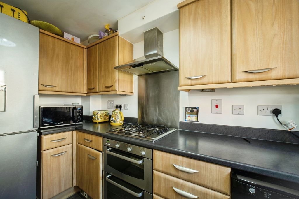 Property photo 2 of 16