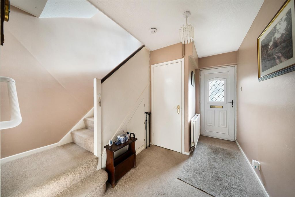 Property photo 2 of 15 Entrance Hall.Jpg