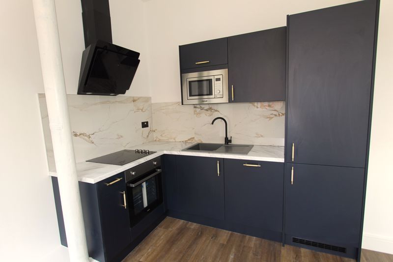 Property photo 3 of 12 Photo 11