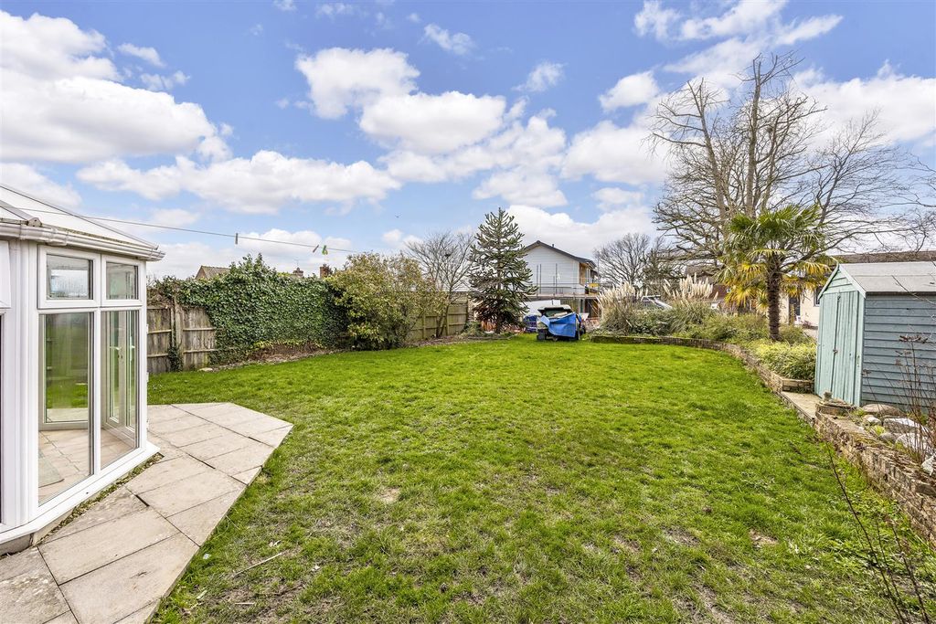 Property photo 2 of 16 Garden