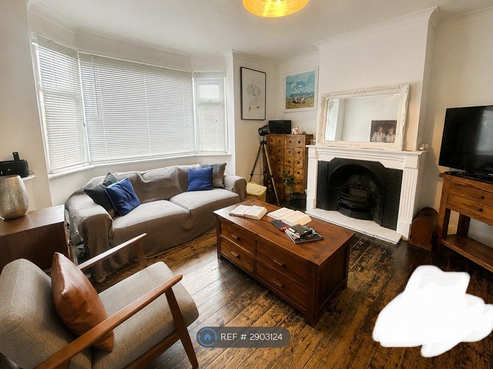 Property photo 3 of 6