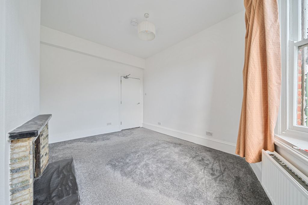 Property photo 2 of 12 Picture No. 14