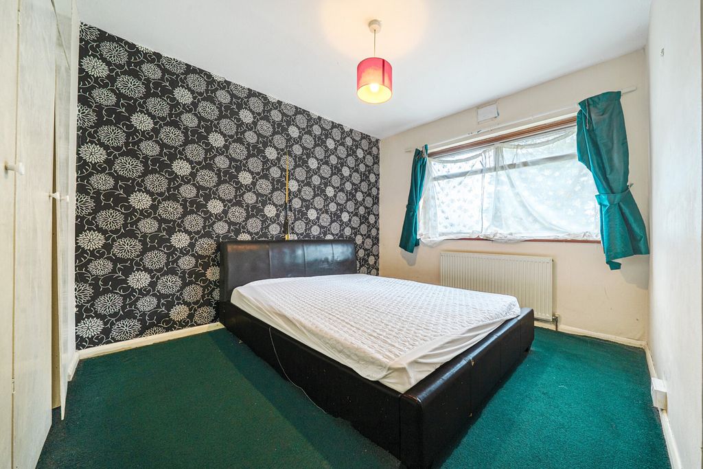 Property photo 3 of 17 1470600-33-6A2695...