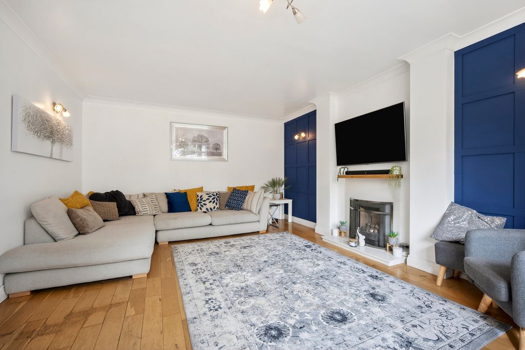 Property photo 3 of 20