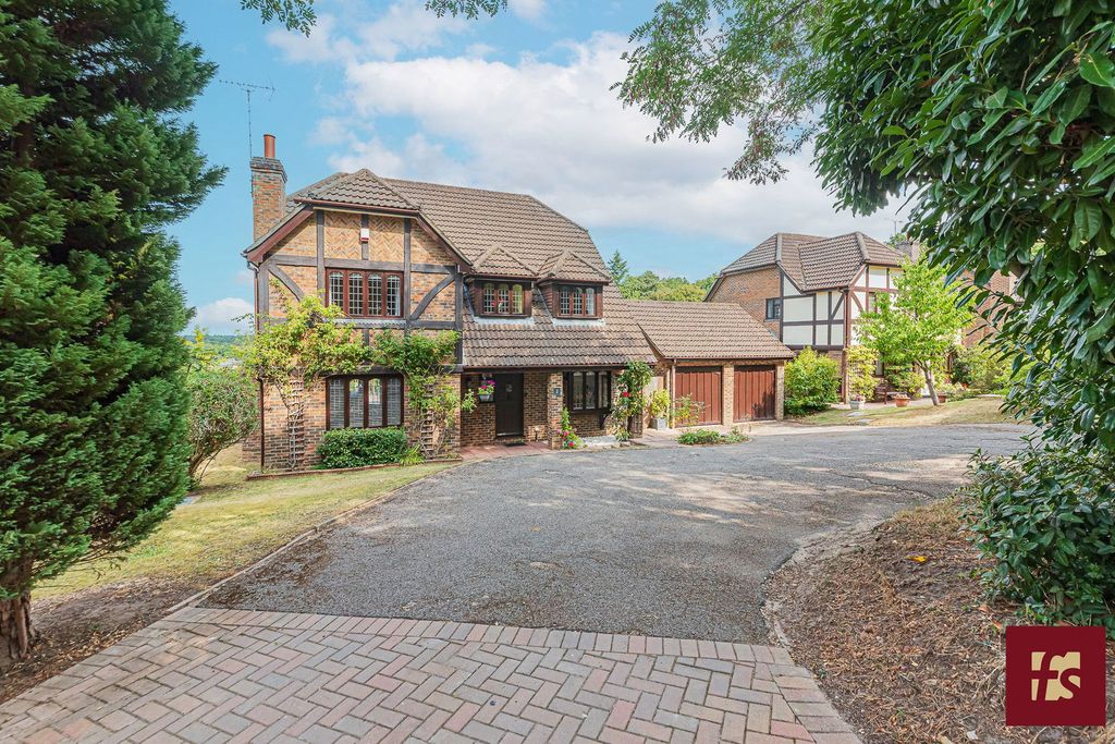 Property photo 1 of 40