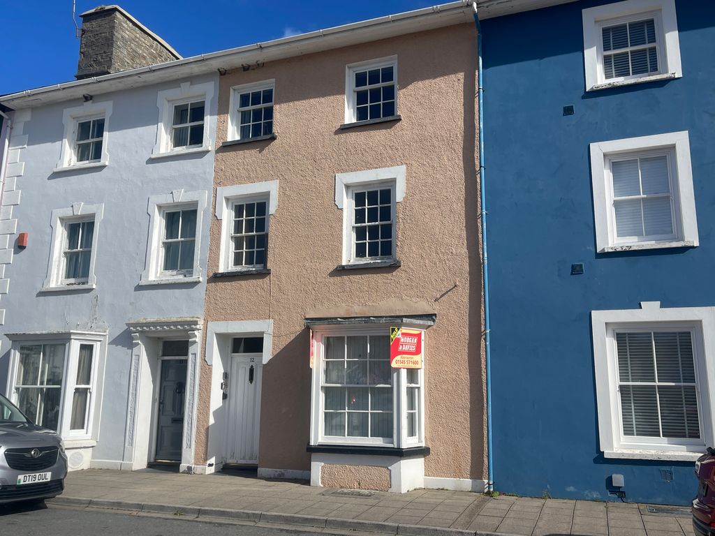 Property photo 1 of 12